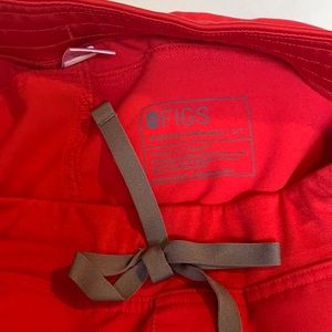 FIGS Pop red small TALL Kade scrub pants